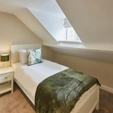 Painters Modern Location Lejlighed Scarborough