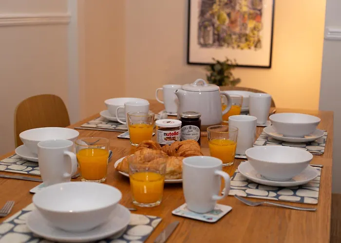 Painters Modern Location * 斯卡伯勒