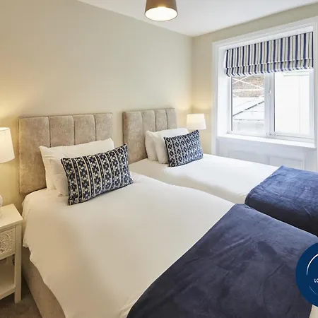 Painters Number 1 Apartment Scarborough