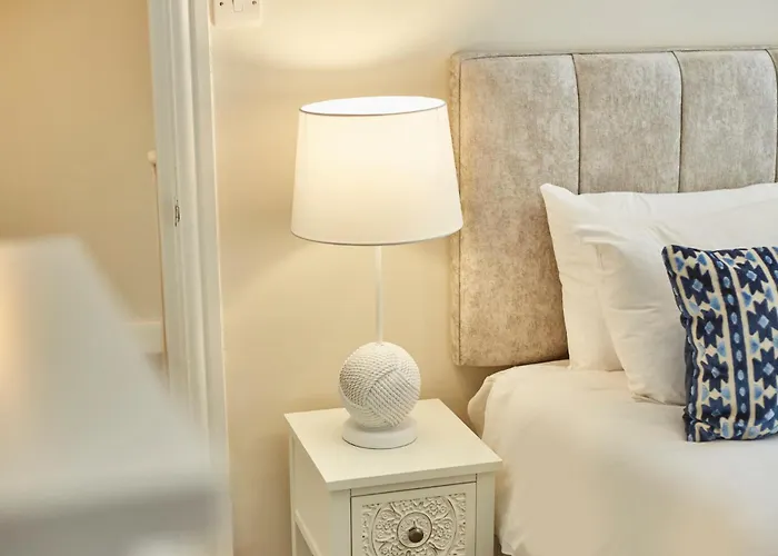 Town Centre - Ideal For Work & Family * سكرابورو