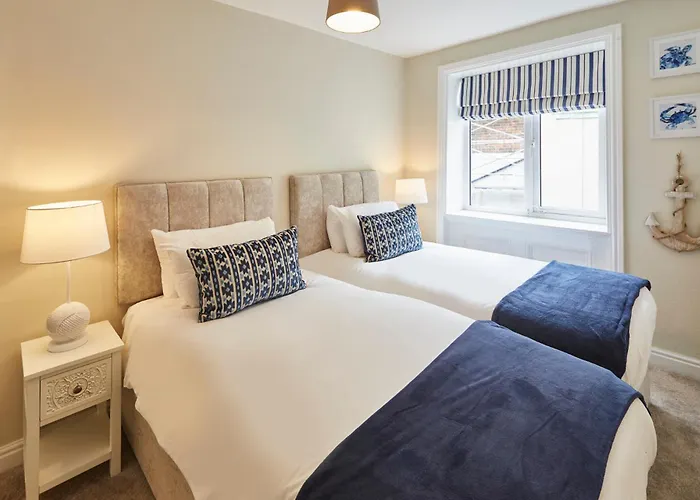 Town Centre - Ideal For Work & Family شقة