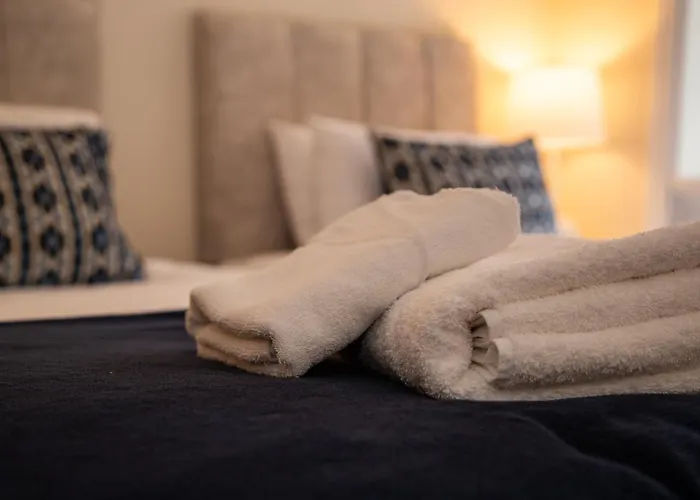 Town Centre - Ideal For Work & Family شقة *