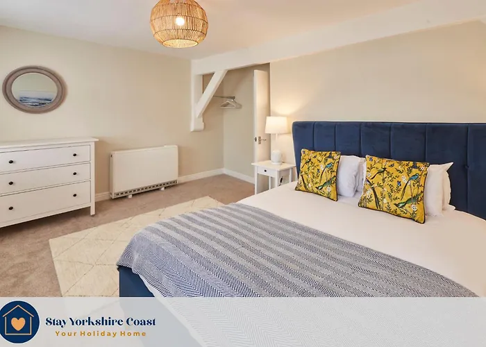 Town Centre - Ideal For Work & Family *