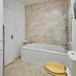 Apartment Painters Modern Location *