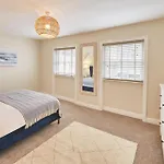 Painters Modern Location Apartment